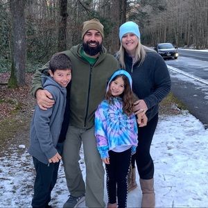 Meet your Posher, Carlos